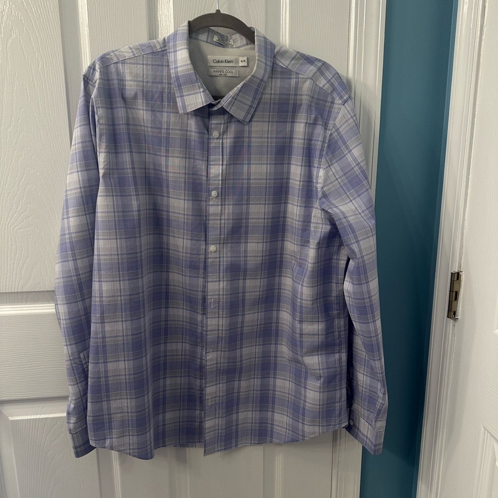 Men’s casual button down shirt